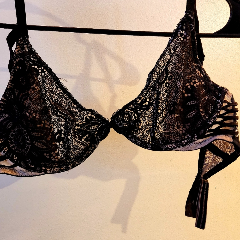 BLACK LACY 36D Victoria's secret bra